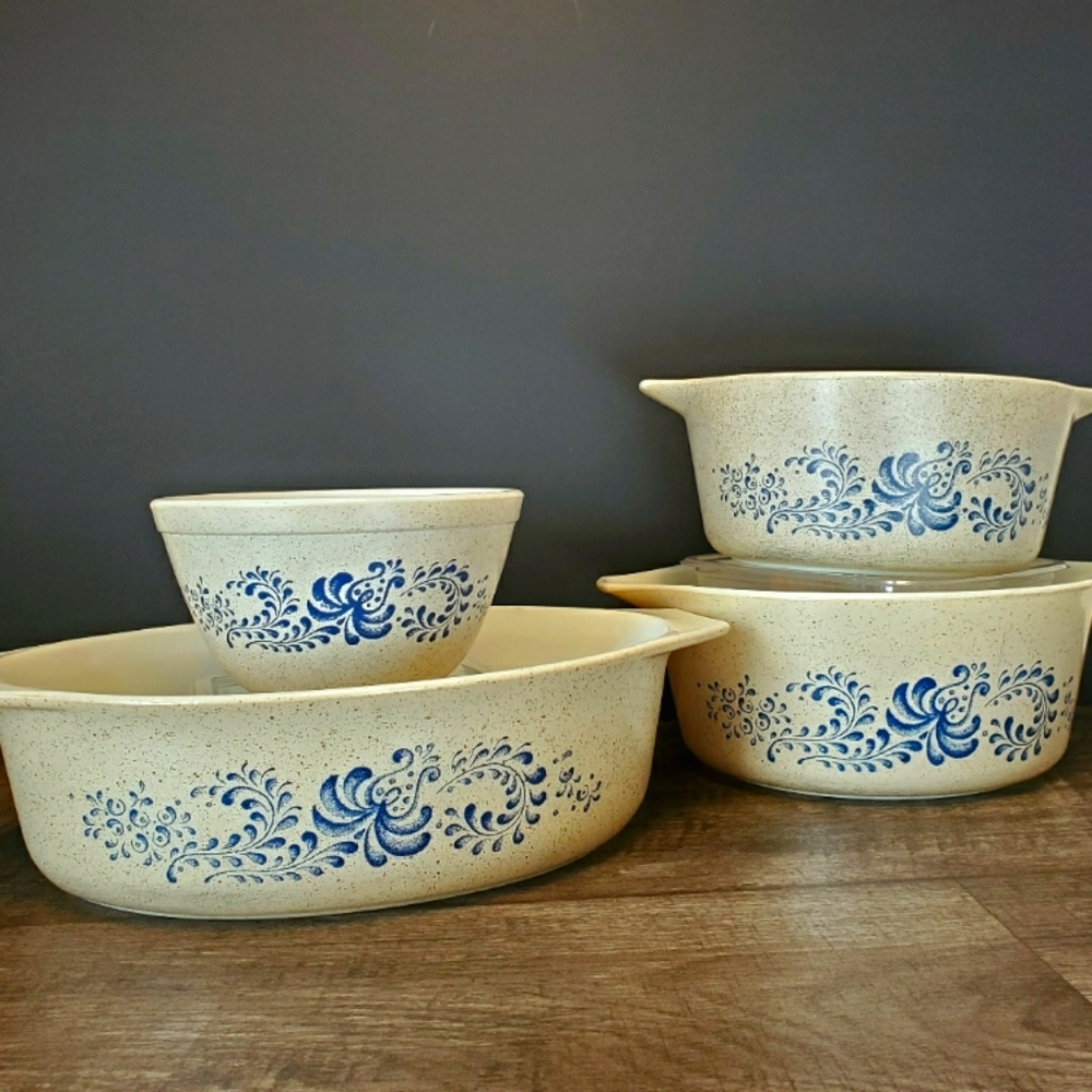 Pyrex Homestead Vintage Blue Floral Stoneware Baking Cinderella Bowl Sets